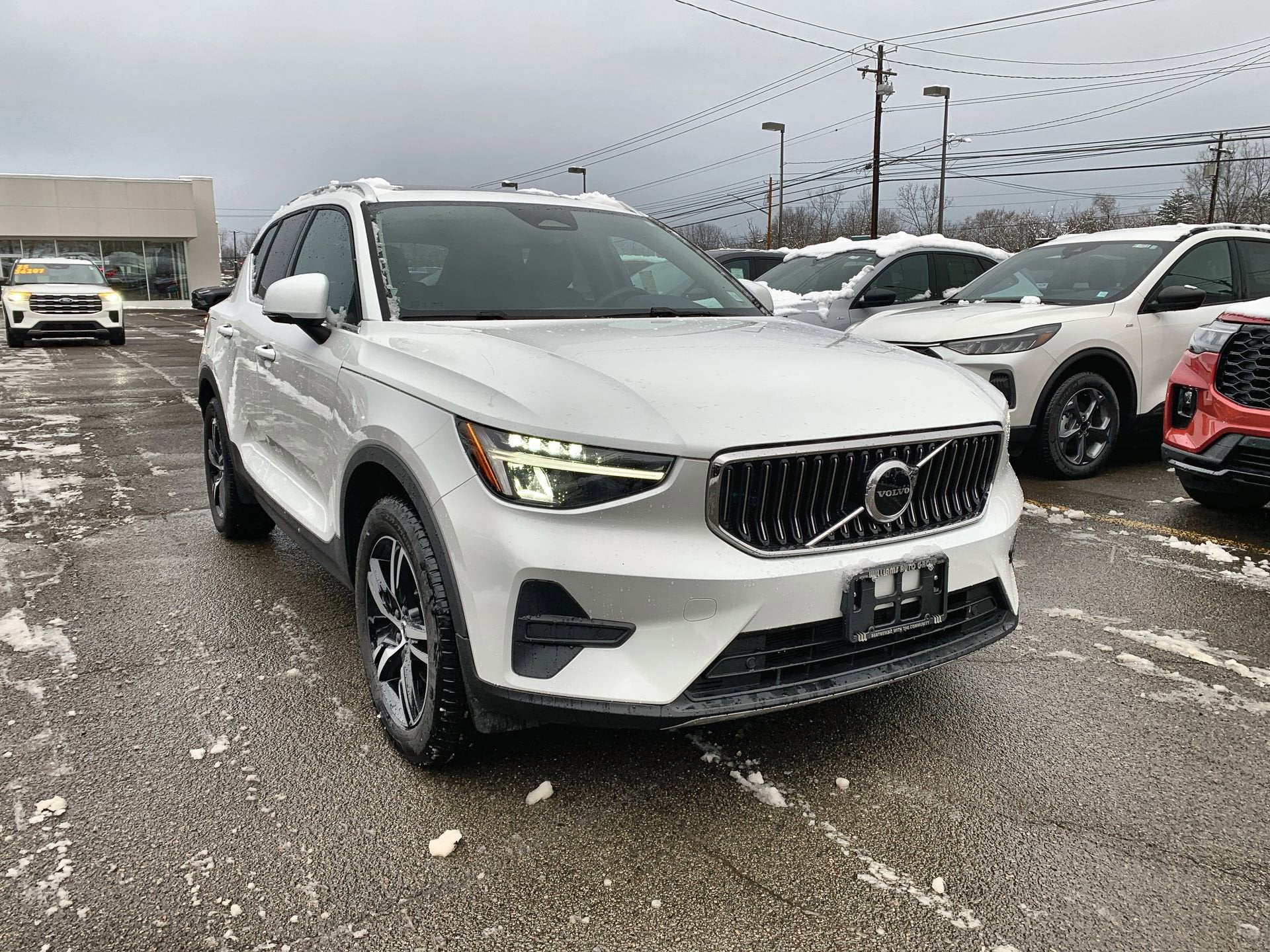 2025 Volvo XC40 Core Bright Theme