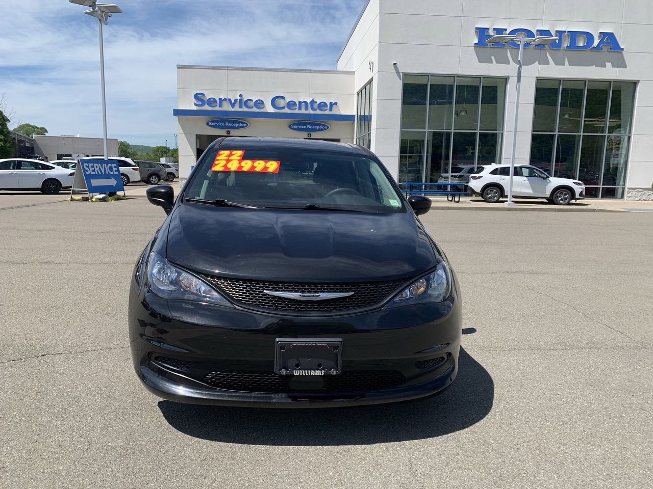 2022 Chrysler Voyager LX