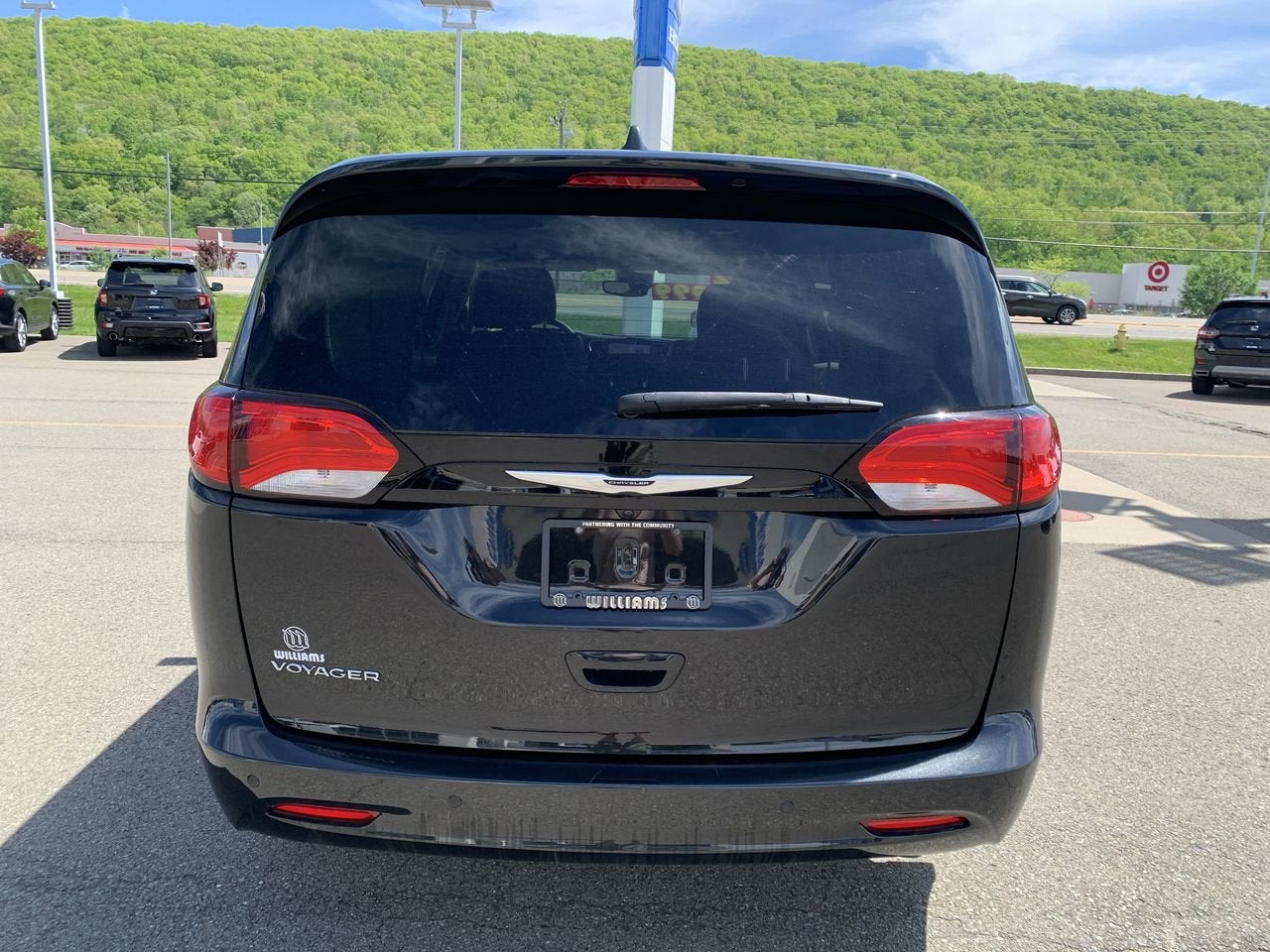 2022 Chrysler Voyager LX