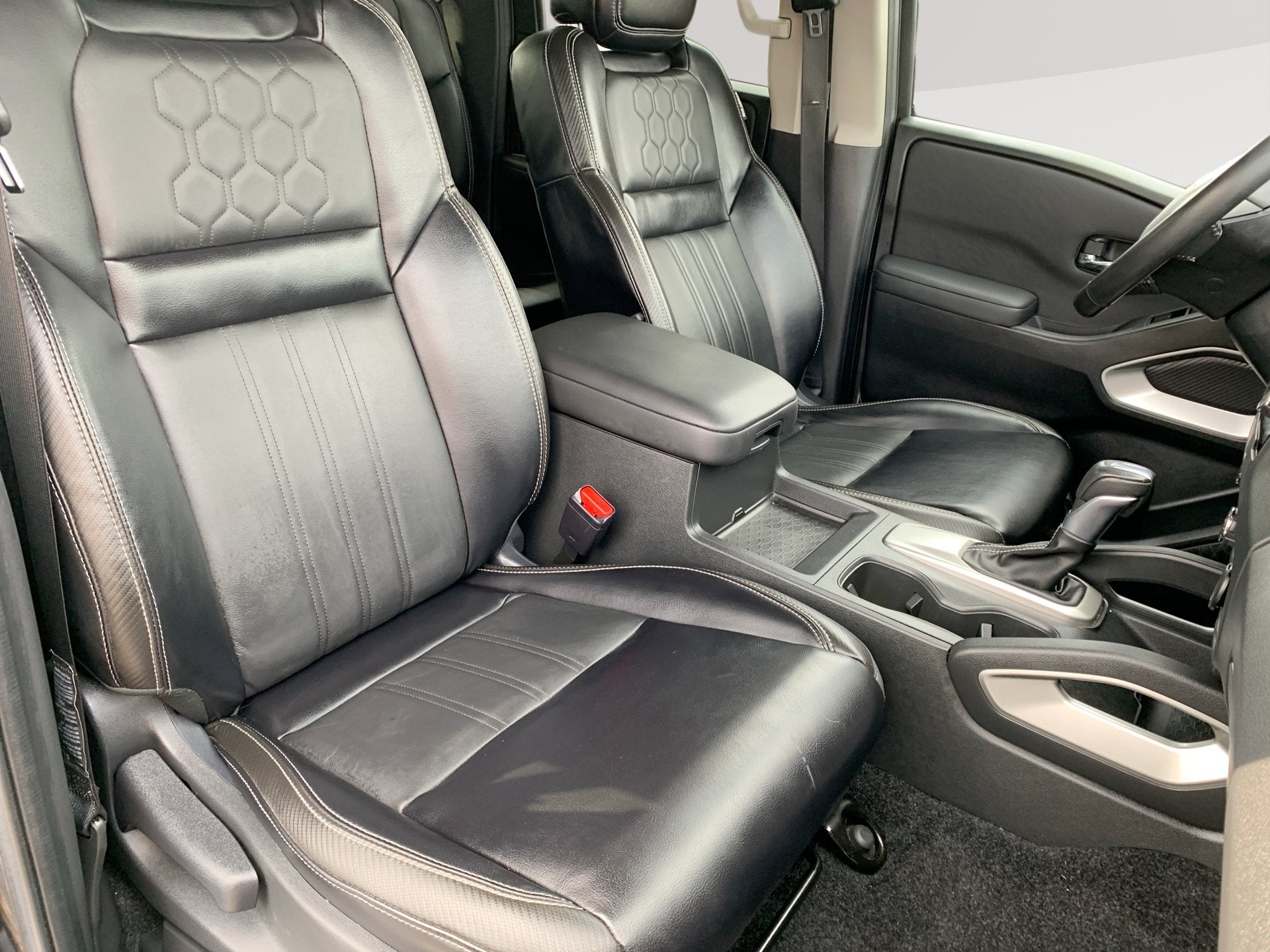 2024 Nissan Frontier SL