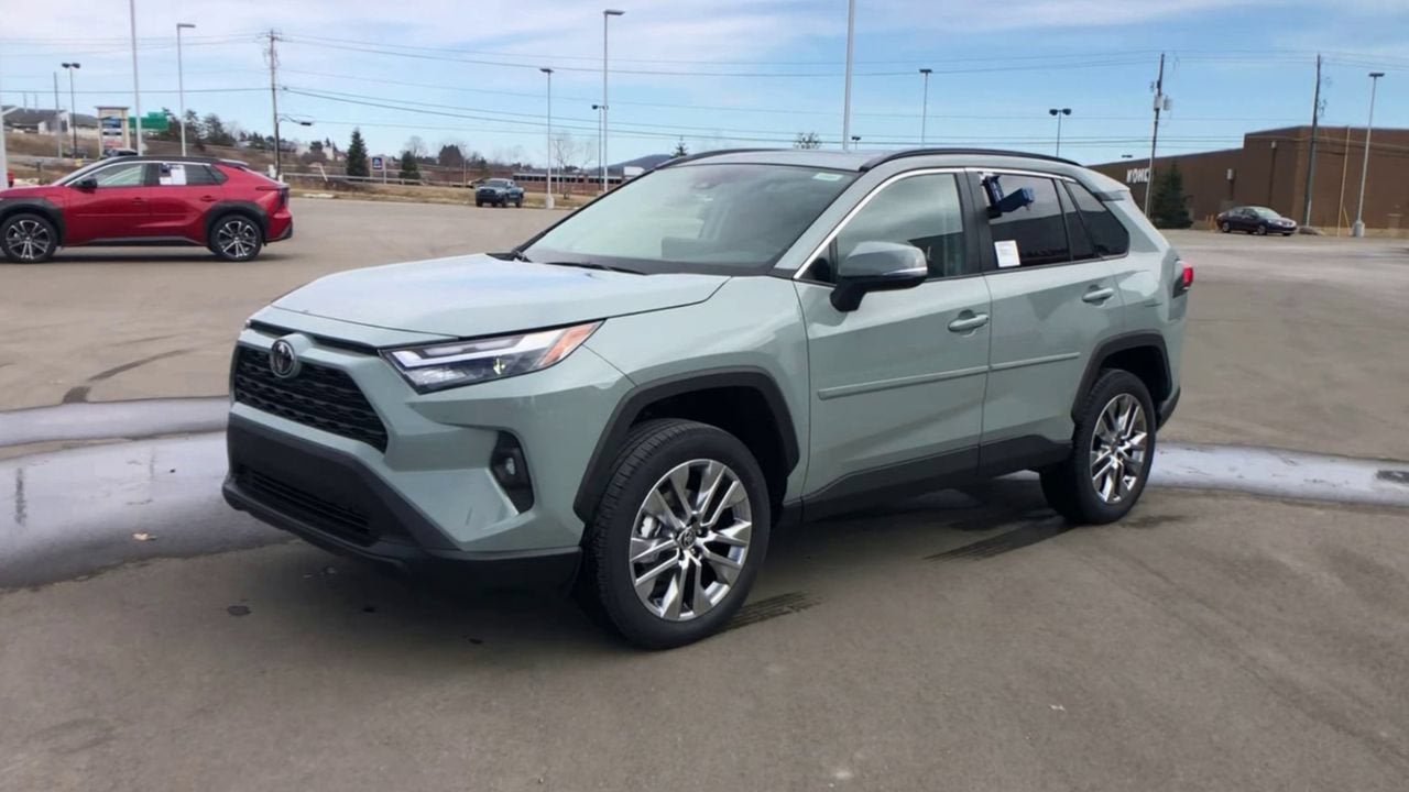 2023 Toyota RAV4 XLE Premium
