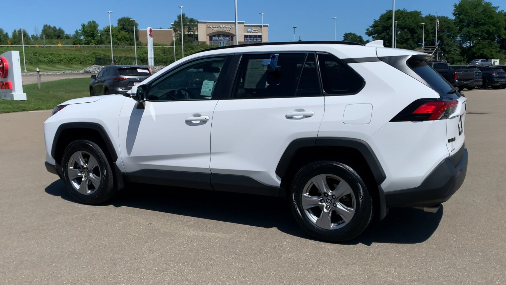 2024 Toyota RAV4 XLE