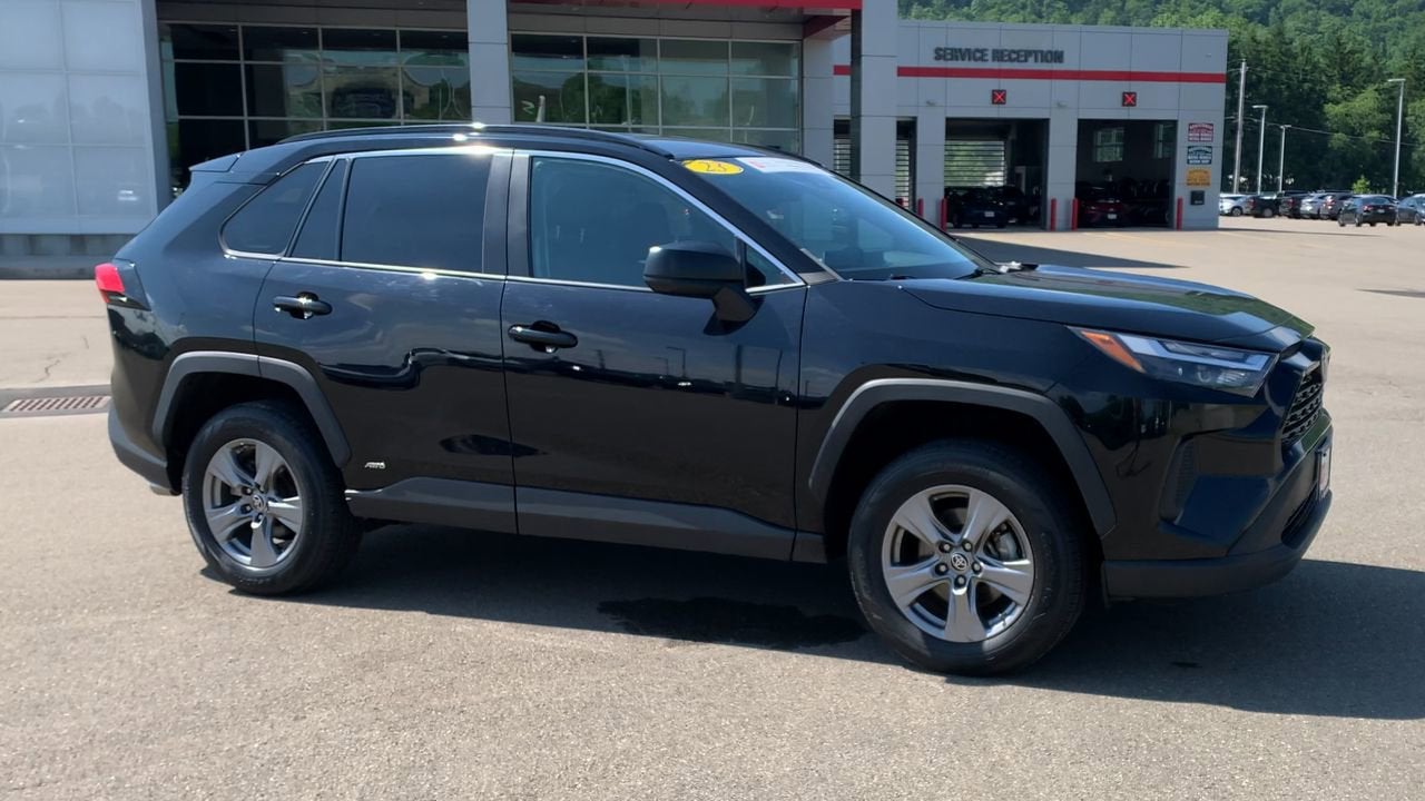 2023 Toyota RAV4 LE
