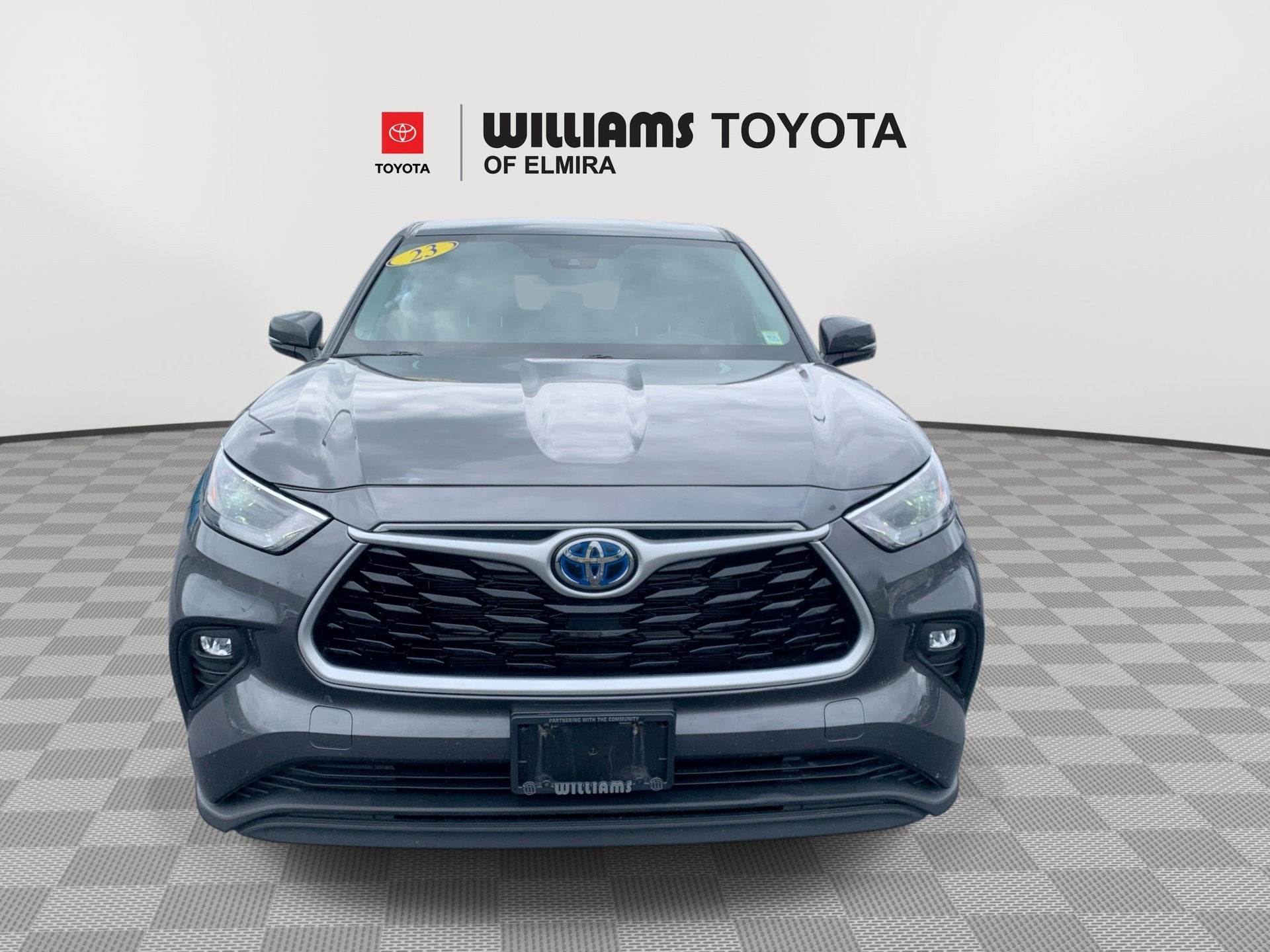 2023 Toyota Highlander LE
