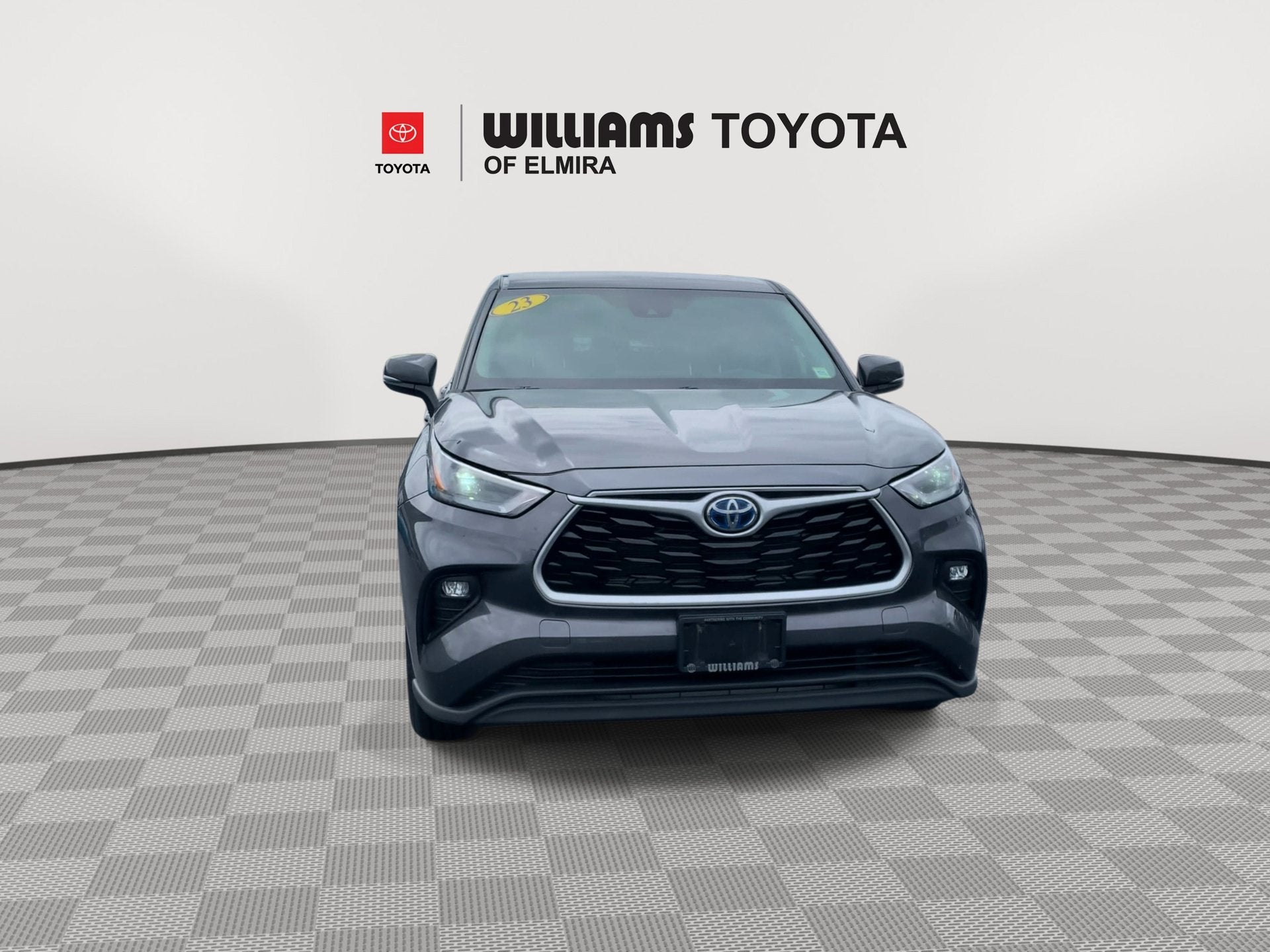 2023 Toyota Highlander LE