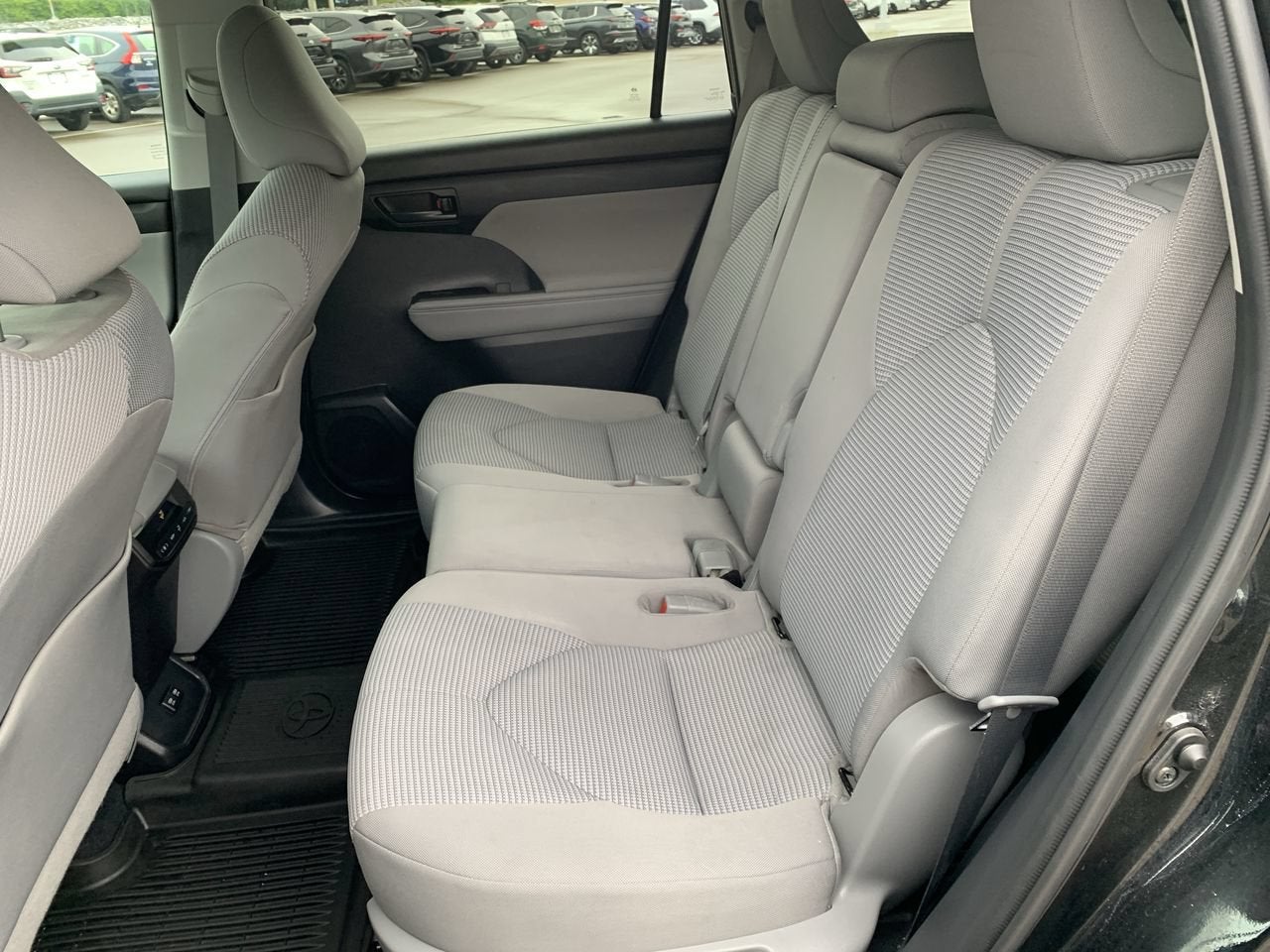 2021 Toyota Highlander LE