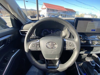 2024 Toyota Highlander Platinum