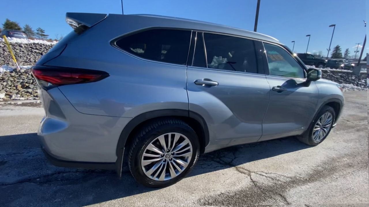 2024 Toyota Highlander Platinum