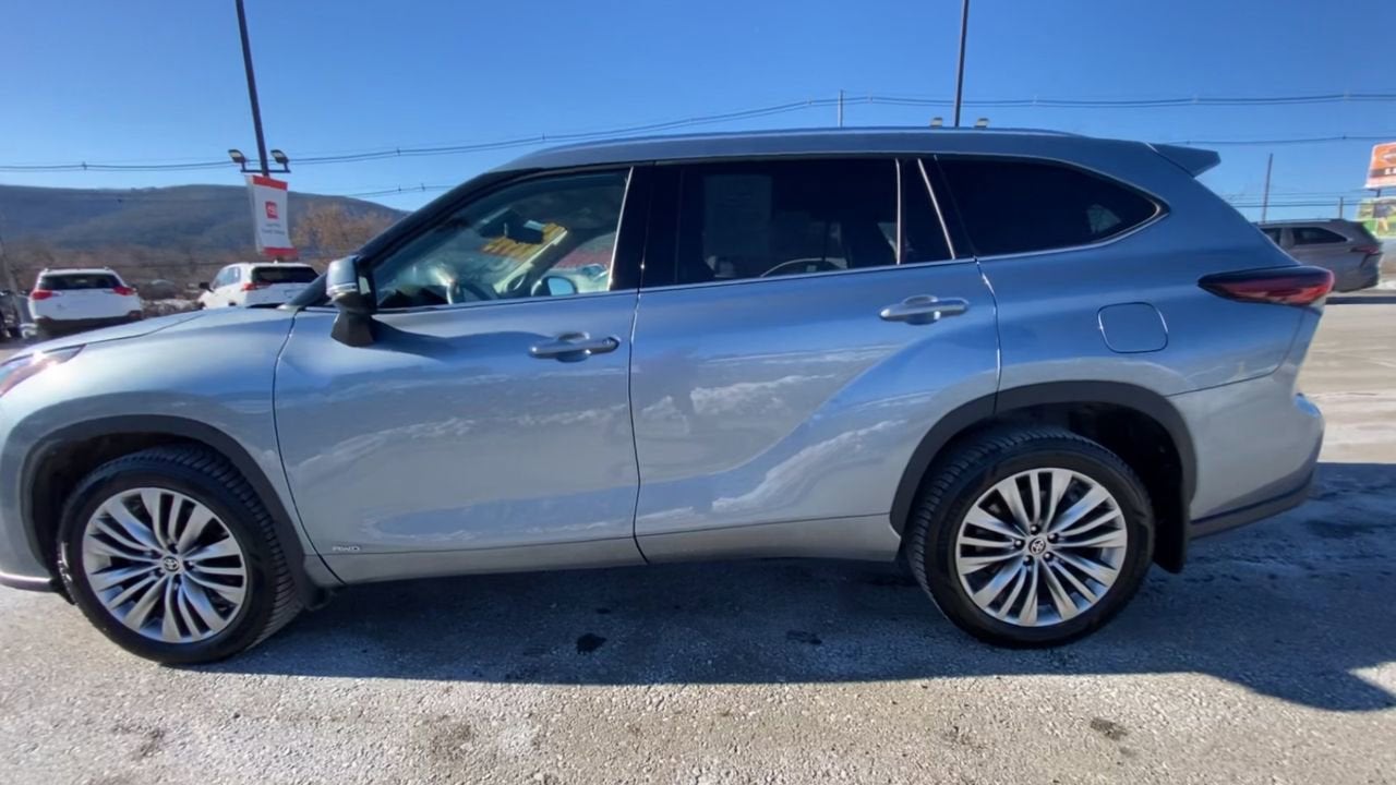 2024 Toyota Highlander Platinum