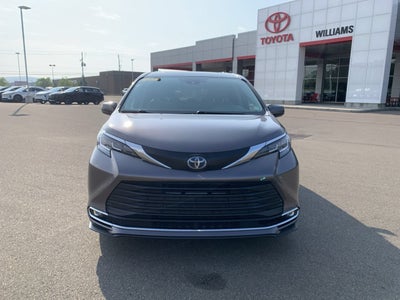 2022 Toyota Sienna XLE