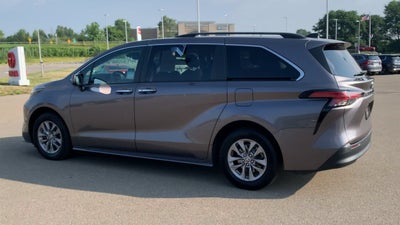 2022 Toyota Sienna XLE