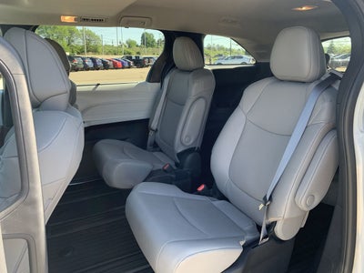 2025 Toyota Sienna XLE