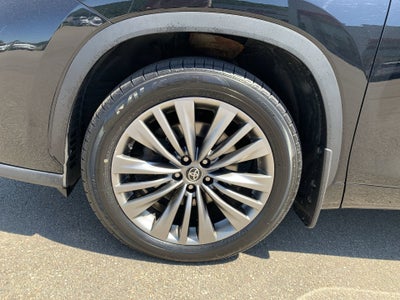 2023 Toyota Highlander Platinum