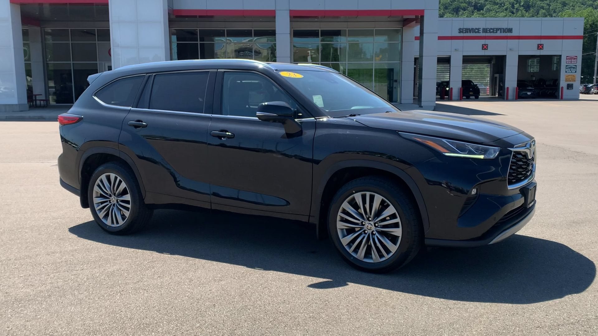 2023 Toyota Highlander Platinum