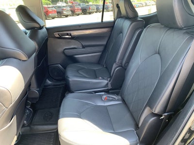 2023 Toyota Highlander Platinum