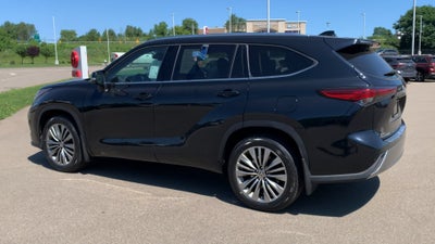 2023 Toyota Highlander Platinum