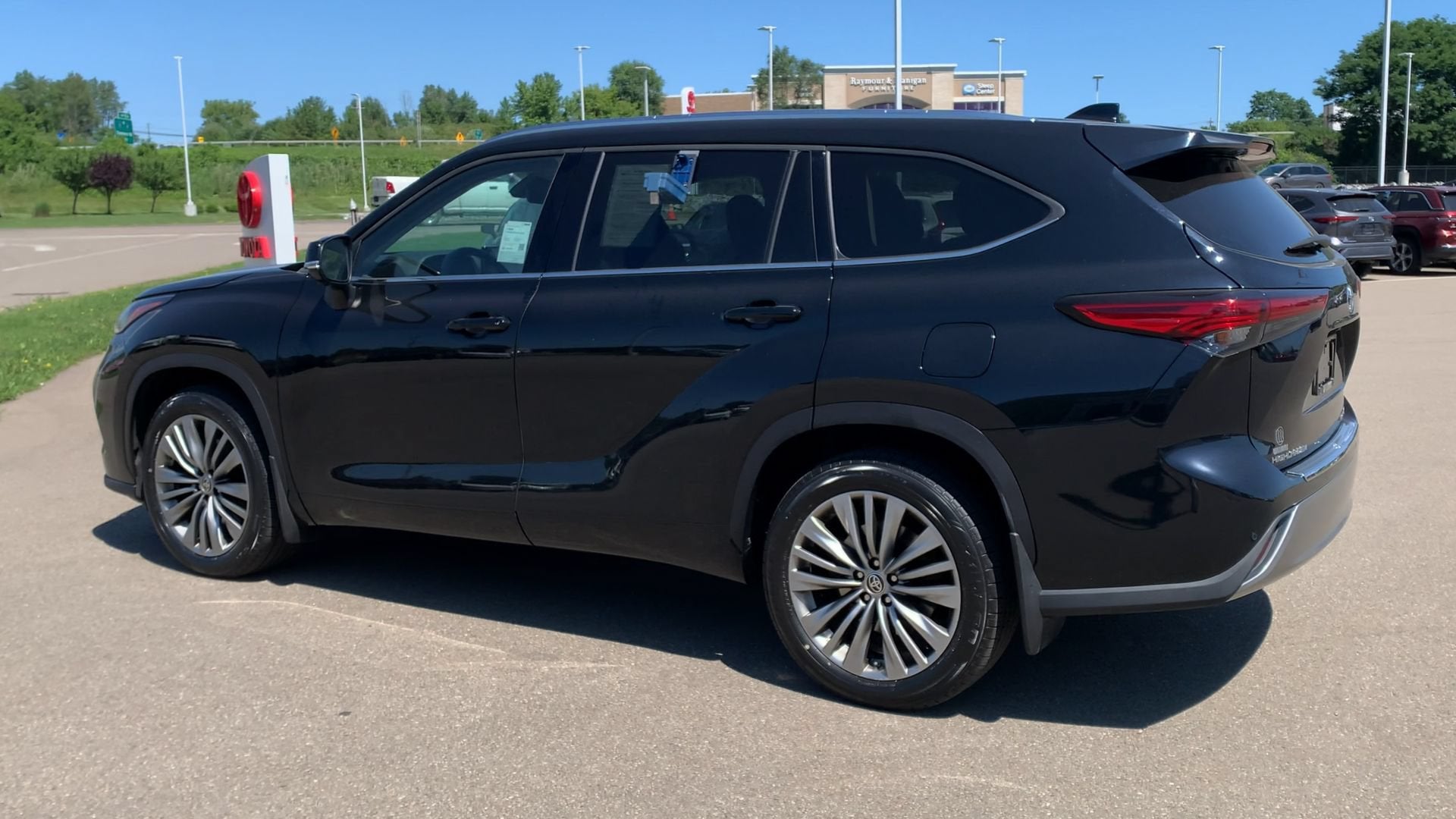 2023 Toyota Highlander Platinum