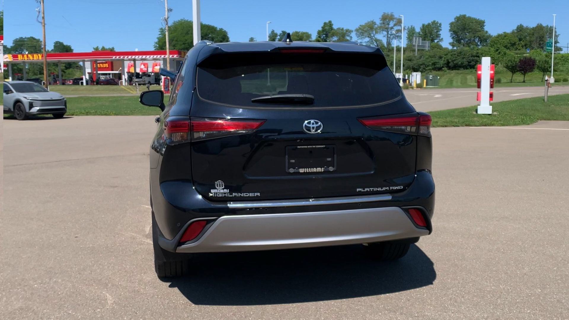 2023 Toyota Highlander Platinum