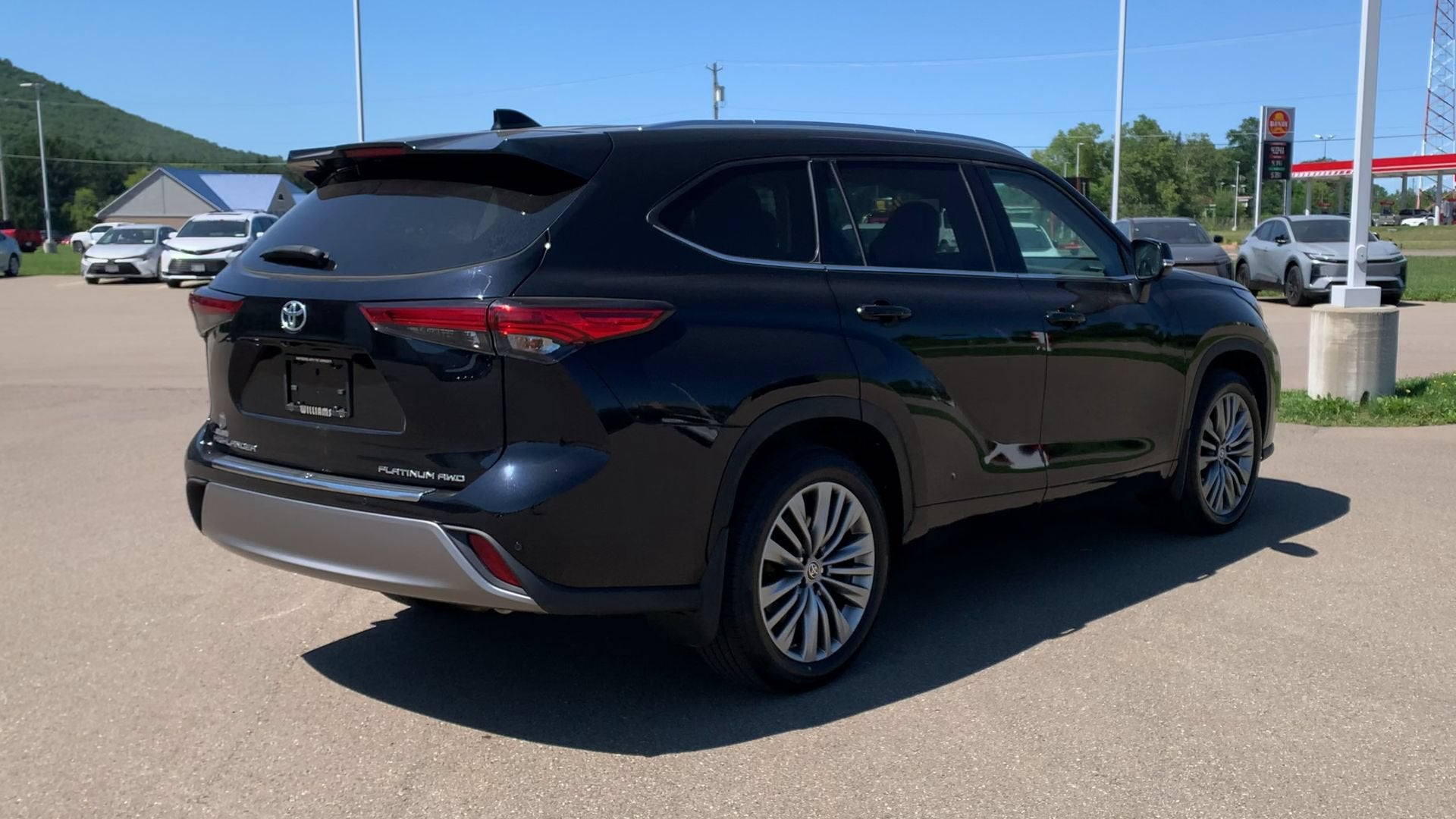 2023 Toyota Highlander Platinum