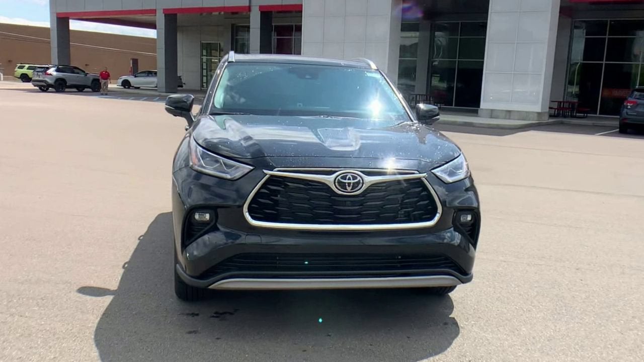 2023 Toyota Highlander Platinum