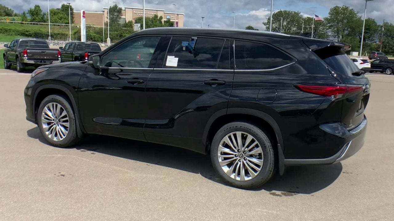 2023 Toyota Highlander Platinum