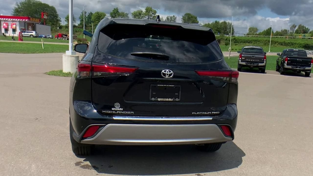 2023 Toyota Highlander Platinum