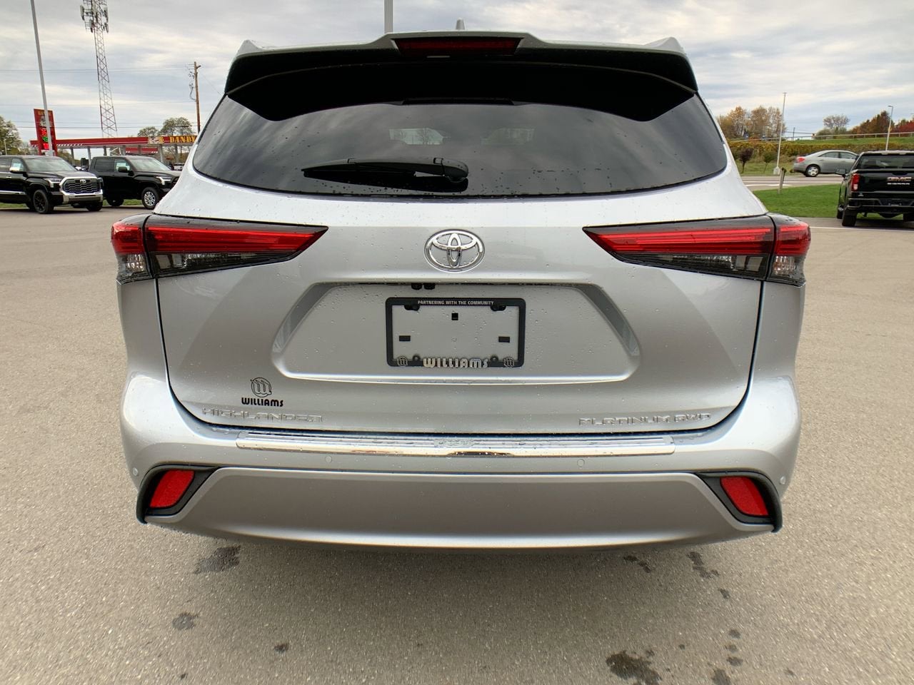 2023 Toyota Highlander Platinum