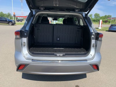 2023 Toyota Highlander Platinum