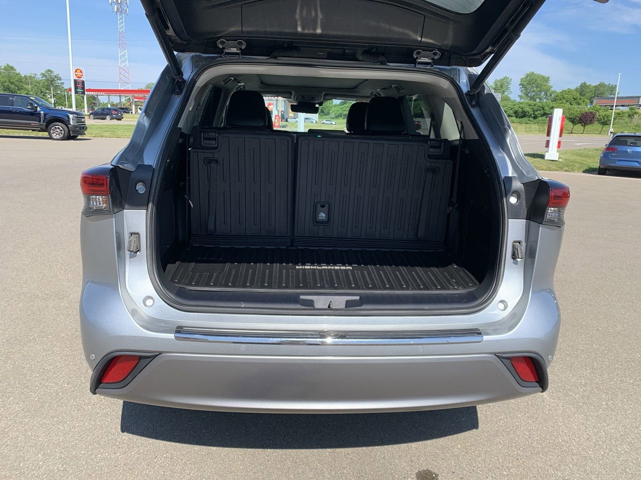 2023 Toyota Highlander Platinum