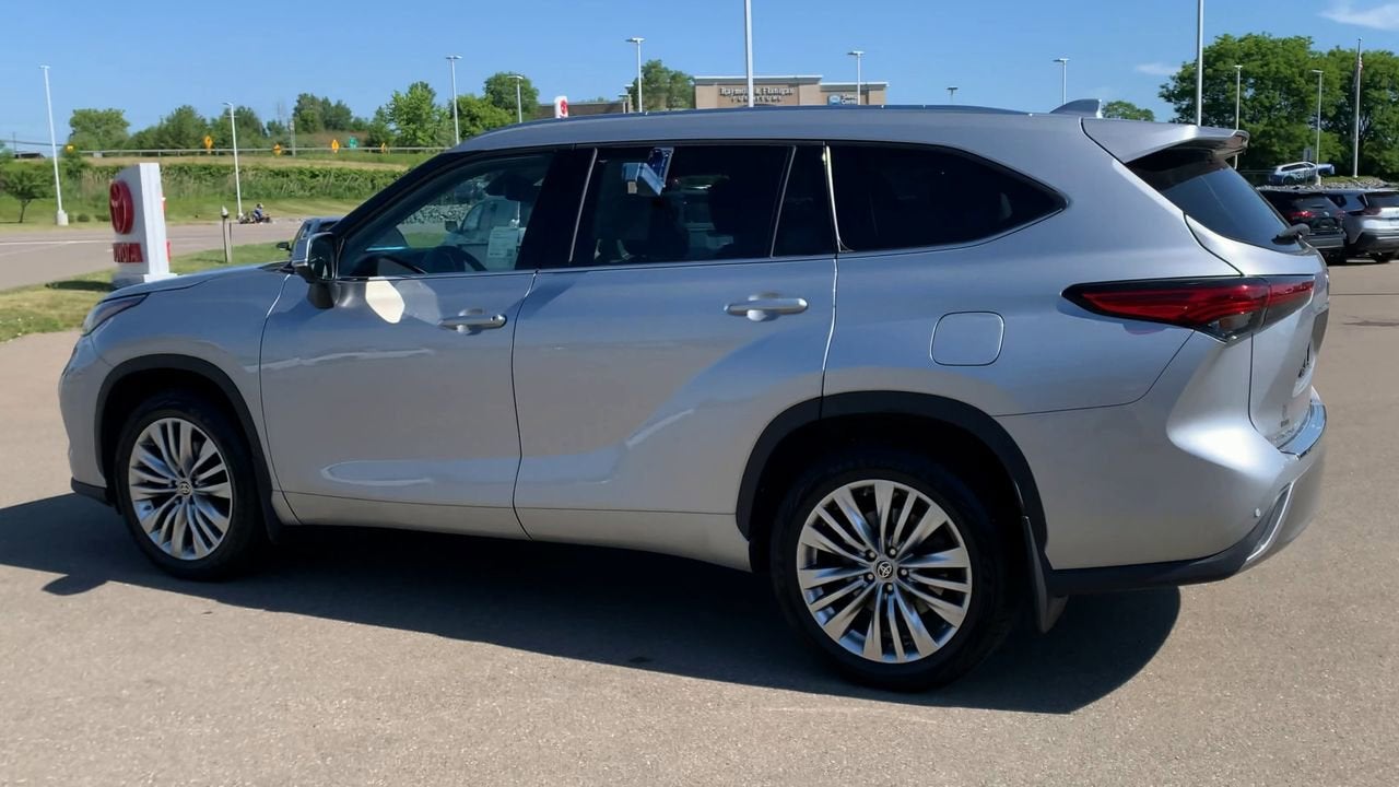 2023 Toyota Highlander Platinum