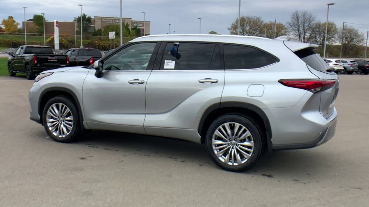 2023 Toyota Highlander Platinum