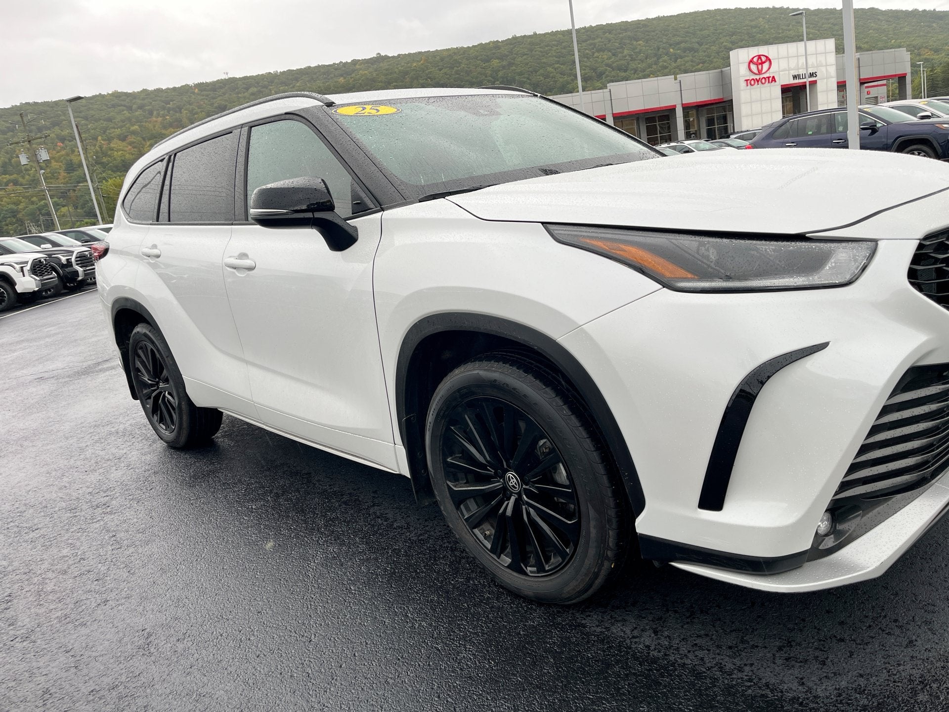 2025 Toyota Highlander XSE