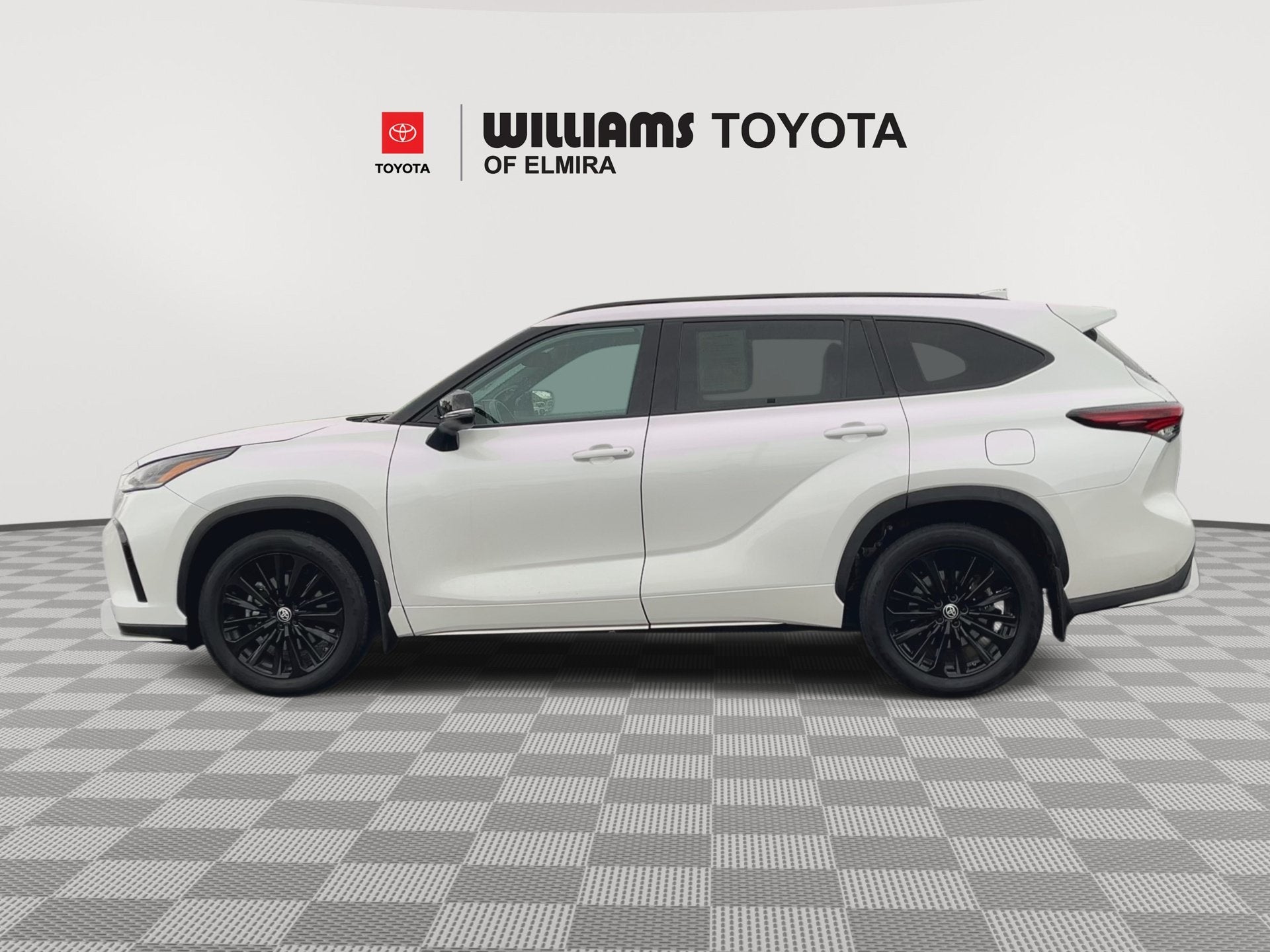2025 Toyota Highlander XSE