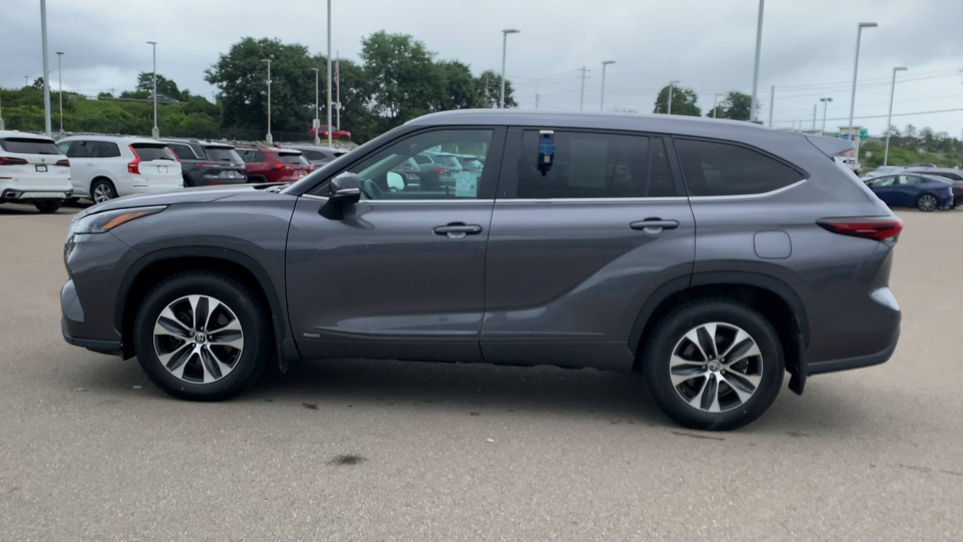 2025 Toyota Highlander XLE