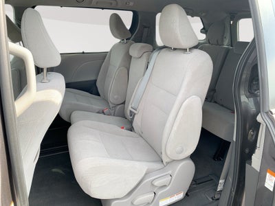 2020 Toyota Sienna LE
