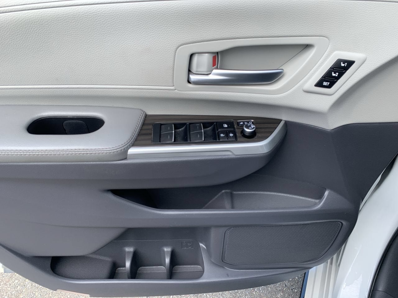 2023 Toyota Sienna Limited
