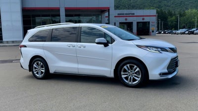 2023 Toyota Sienna Limited