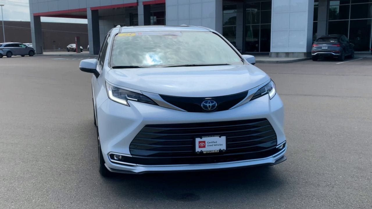2023 Toyota Sienna Limited