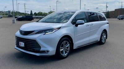 2023 Toyota Sienna Limited