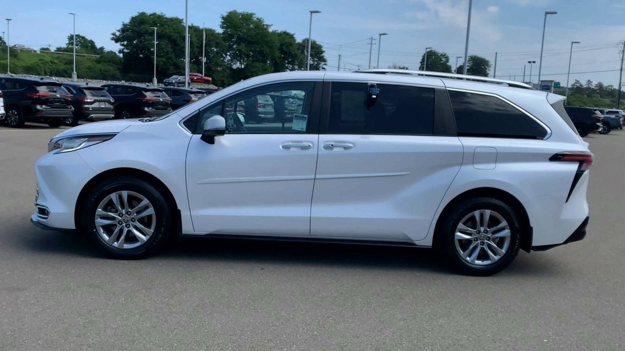 2023 Toyota Sienna Limited
