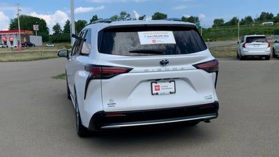 2023 Toyota Sienna Limited