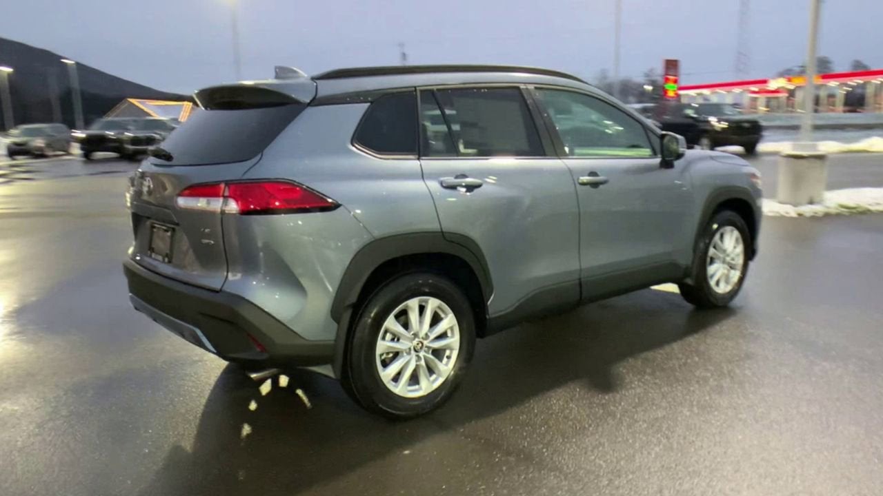 2024 Toyota Corolla Cross LE