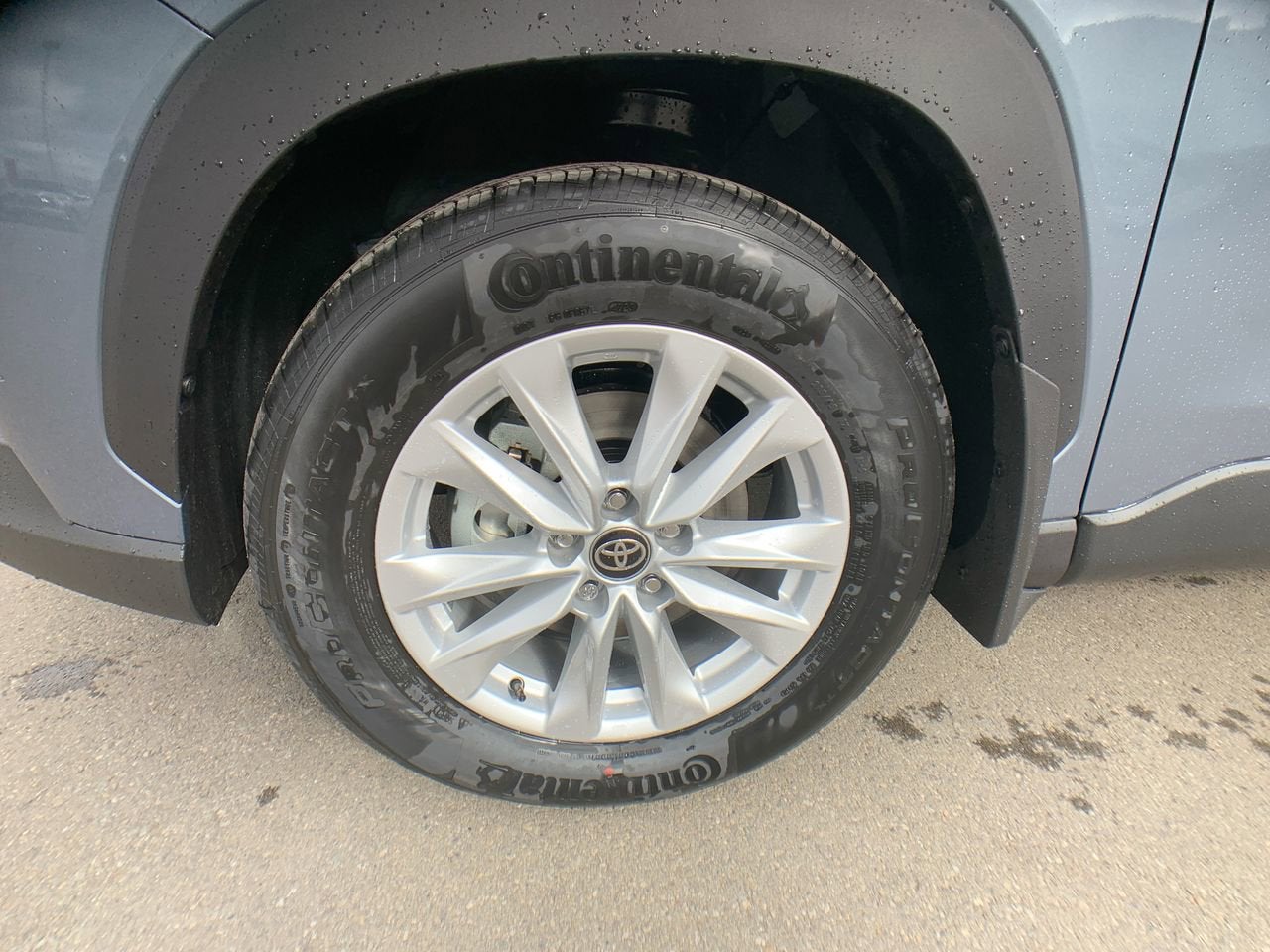 2024 Toyota Corolla Cross LE