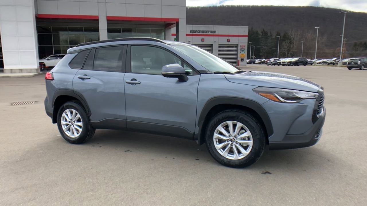 2024 Toyota Corolla Cross LE