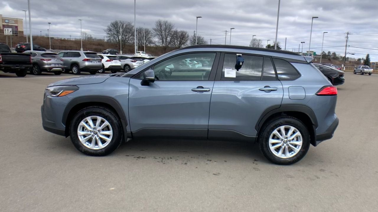 2024 Toyota Corolla Cross LE