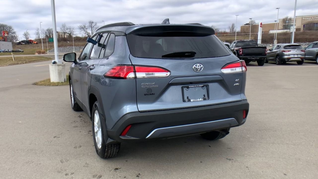 2024 Toyota Corolla Cross LE