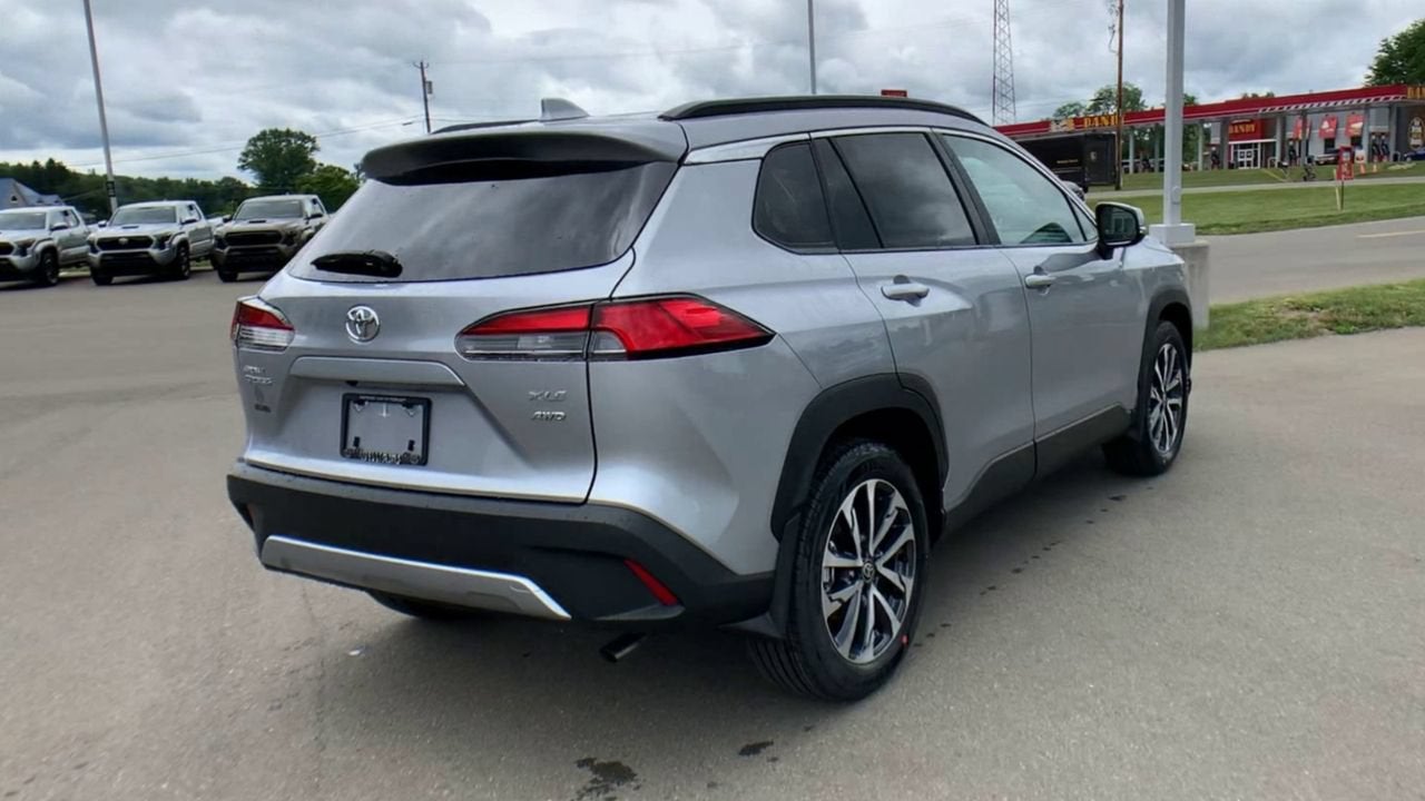 2024 Toyota Corolla Cross XLE