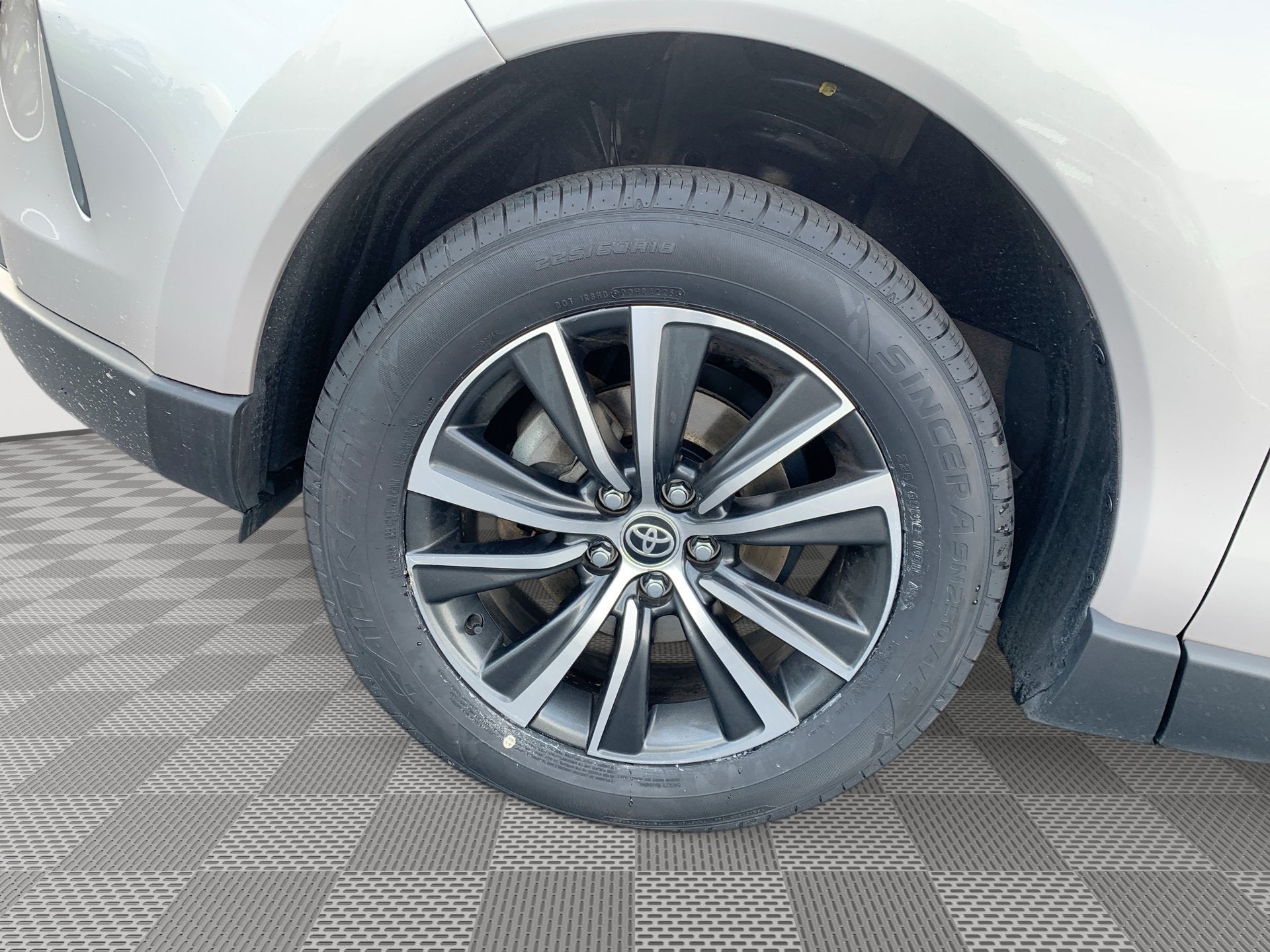 2024 Toyota Venza LE