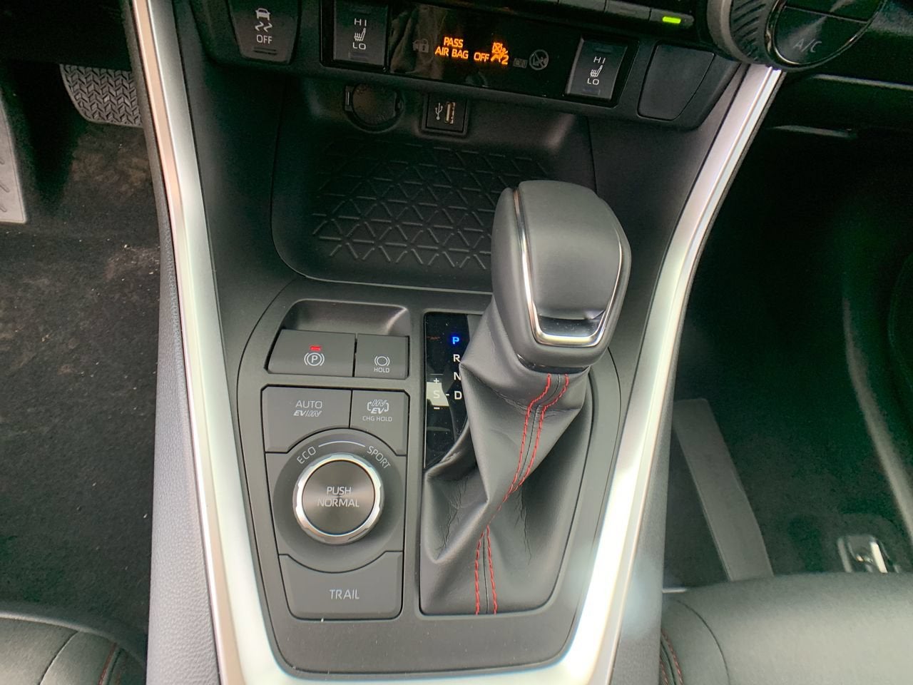 2024 Toyota RAV4 Prime SE