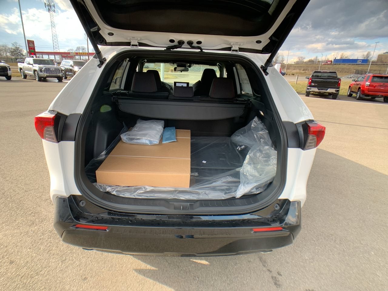 2024 Toyota RAV4 Prime SE